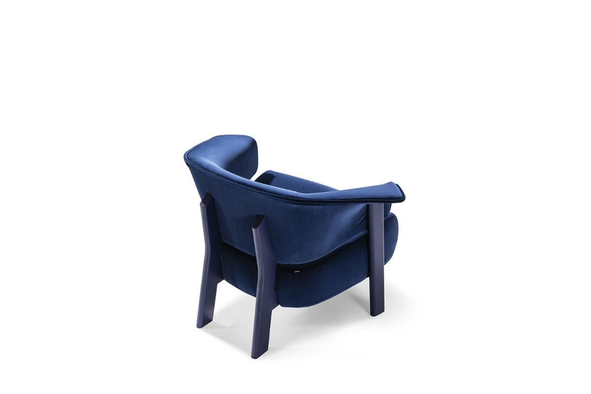 Cassina Back-Wing armchair