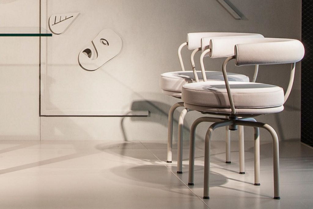 Cassina LC7