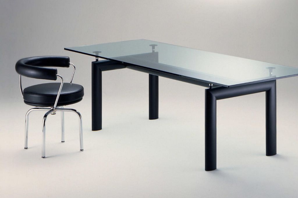 Cassina LC7