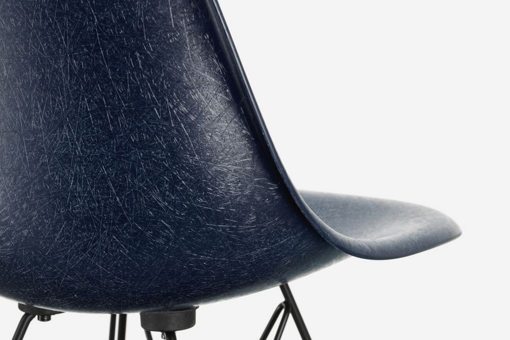 Vitra Eames Fiberglass Chair