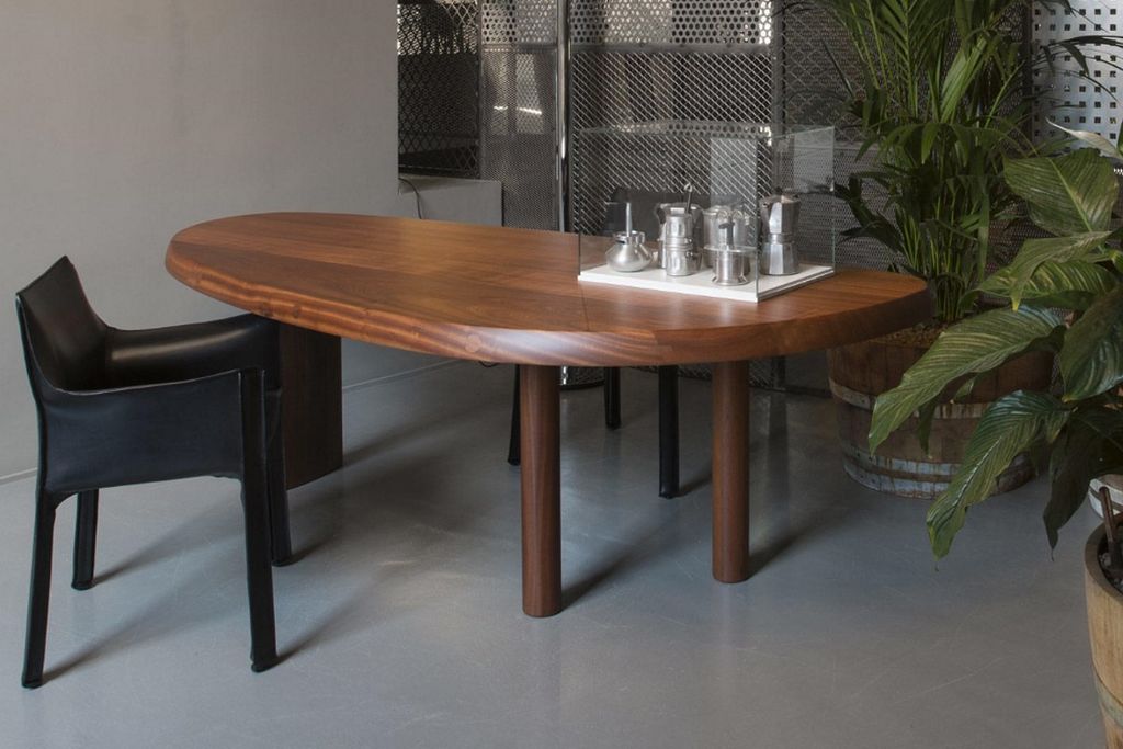 Cassina Table en forme libre